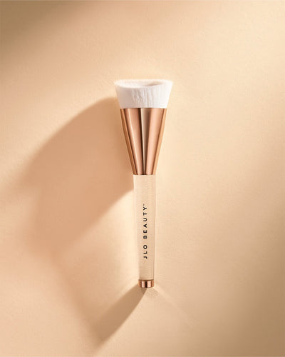 moisturizer skincare brush